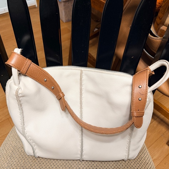 Stylish Tan Shoulder Bag - Picture 7 of 11